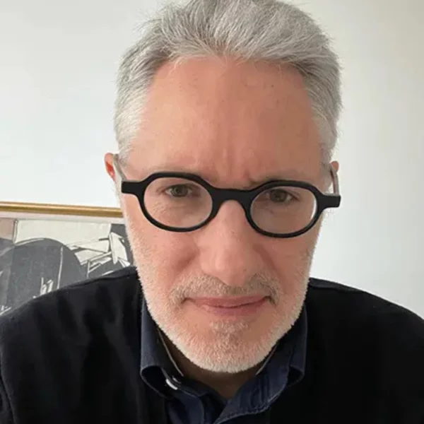 Portrait de Alexandre Steclebout, avocat en droit de l’entreprise, inscrit au Barreau de Lille, cabinet avocats 25RueGounod à Lille