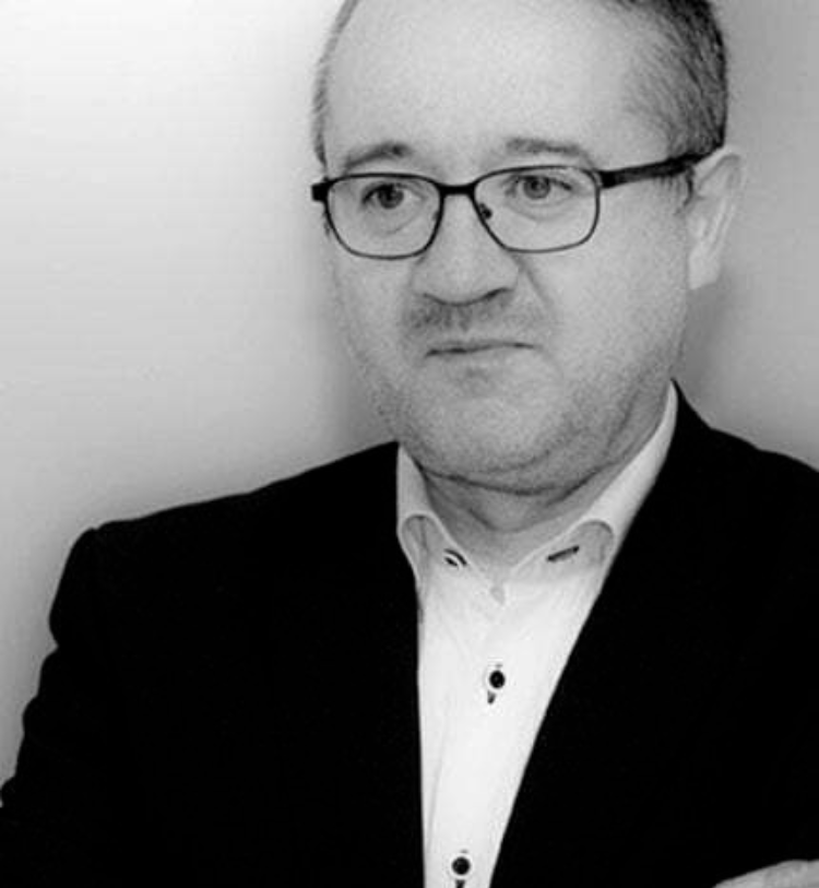 Portrait de Franck Moreau, avocat en droit de l’entreprise, inscrit au Barreau de Lille, cabinet avocats 25RueGounod à Lille