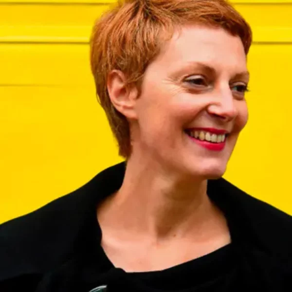 Portrait de Nathalie Leroy, avocat en droit du travail, inscrite au Barreau de Lille, associée du cabinet d'avocats 25RueGounod à Lille, présidente honoraire de l’Association française des femmes juristes (AFFJ) et fondatrice de H.E.R Enquête interne harcèlement au travail