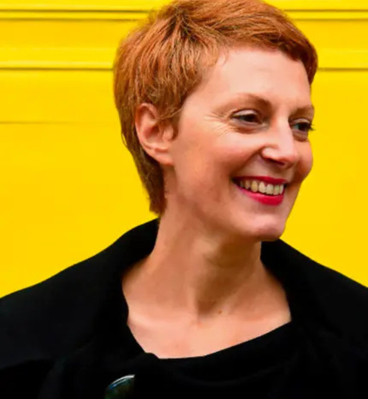 Portrait de Nathalie Leroy, avocat en droit du travail, inscrite au Barreau de Lille, associée du cabinet d'avocats 25RueGounod à Lille, présidente honoraire de l’Association française des femmes juristes (AFFJ) et fondatrice de H.E.R Enquête interne harcèlement au travail